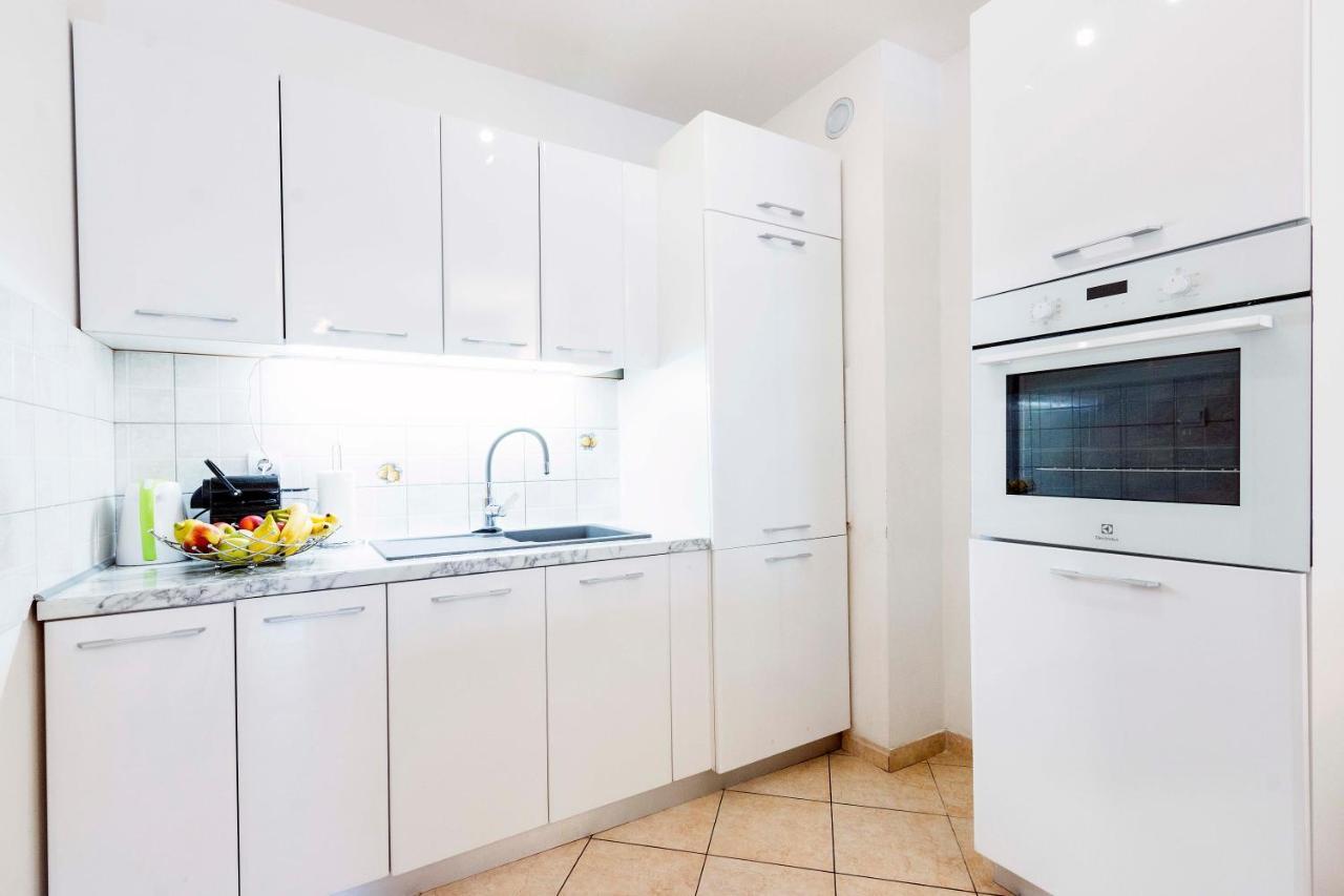 Apartment Elena Pula Bagian luar foto